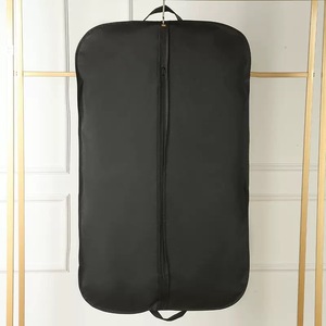 Pliable personnalisé vente en gros vêtements couverture anti-poussière <span class=keywords><strong>clair</strong></span> Non tissé hommes <span class=keywords><strong>costume</strong></span> luxe mer robe suspendu vêtement sac de sport avec fermeture é<span class=keywords><strong>clair</strong></span> - Product Image 2