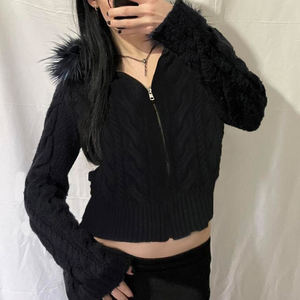 Cardigan à capuche en peluche douillet - Vêtement d'extérieur décontracté ajusté avec fermeture éclair pour l'hiver - Product Image 4