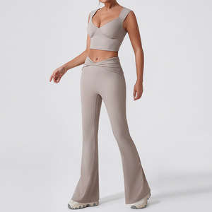 Ensemble de yoga Inwiki, taille haute, élastique, jambes évasées, séchage rapide, sans manches, col en V profond, vêtements de sport fitness - Product Image 1