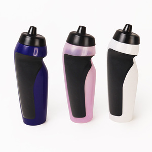 Modern 600ml Sports Cycling Water Bottle Squeeze <b>Plastic</b> <b>Drinkware</b> with Suction Nozzle Lid - Product Image 1