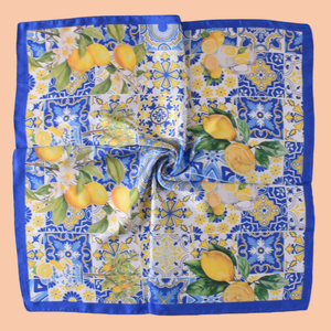 Écharpe en <span class=keywords><strong>soie</strong></span> imitation personnalisée avec logo pour femmes - Écharpe carrée en satin de polyester brillant à imprimé citron italien, douce et soyeuse - Product Image 4