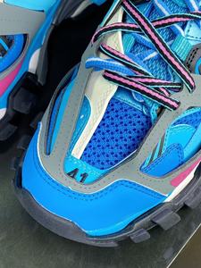 Chaussures de sport décontractées identiques pour hommes et femmes, de luxe, avec empeigne en mesh, renforcées pour une meilleure stabilité et une meilleure adhérence. - Product Image 5