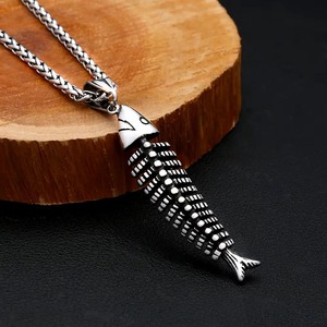 Yunnique Collier Pendentif Arête de Poisson en Acier Inoxydable, Style Punk Hip Hop Urbain Unisexe, Chaîne de Pull en Argent Tibétain 60cm - Product Image 1