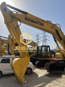 Excavatrice sur chenilles Komatsu PC220-8Mo d'occasion, capacité de la benne de 1,03 m³, poids de travail de 22 tonnes, haute qualité, très demandée - Product Image 3