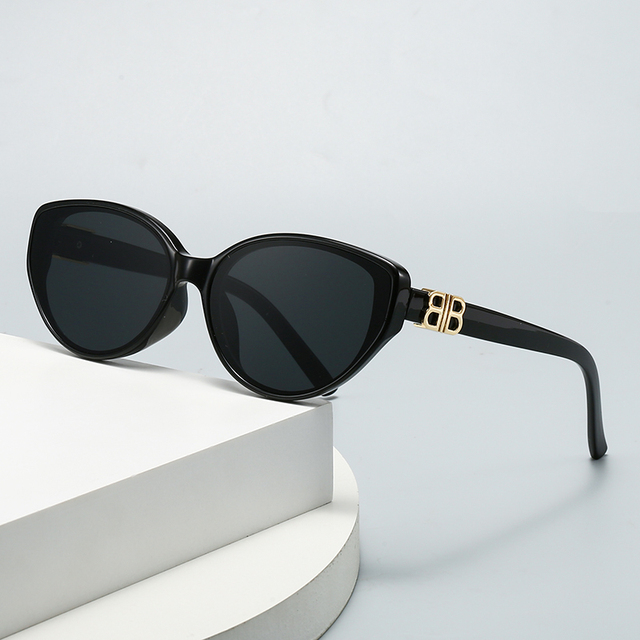 2025 Women's Cat Eye Sunglasses Trendy Street Photography UV Resistant Sunscreen Shades Comfortable Internet Celebrity Fashion