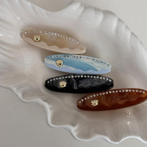 Pince à cheveux en acétate doré, motif coquillage, thème océan estival, pince latérale, pince bec de canard, accessoire capillaire - Product Image 1