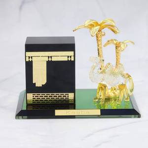 Art islamique luxueux en verre cristal, Kaaba avec motif de caravane de chameaux, durable et réutilisable, adapté à une utilisation en intérieur, un cadeau pour les - Product Image 1