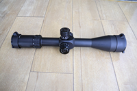 Mira Telescópica Táctica de Largo Alcance 6-24x50 FFP de Alta Magnificación con Primer Plano Focal, 30mm, Impermeable, Resistente a Impactos, Montaje Gratuito