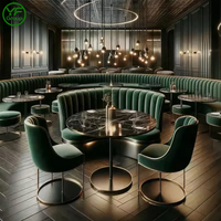Ensemble table et chaises modernes personnalisables tout-en-un avec banquette ronde incurvée en bois et velours, mobilier de restaurant pour hôtel