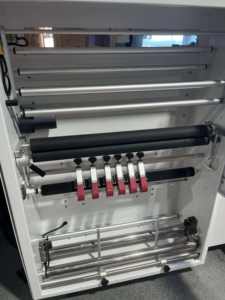 Automatische Kontinuierliche Heißsiegelmaschine für Buchverpackungen Verpackungsbeutel Seitensiegelgerät für Kontinuierliche Bewegung - Product Image 4