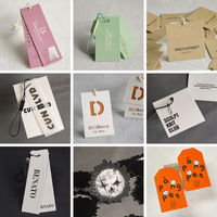Fabricant d'étiquettes suspendues OEM, écologiques, pour marques de vêtements féminins, identification, MOQ 200 pièces, conception gratuite, étiquettes pour vêtements
