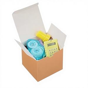 Boîte cadeau personnalisée de luxe en papier kraft recyclable avec gaufrage, pelliculage mat et doublure en mousse pour cadeaux de fêtes et de cérémonies - Product Image 5