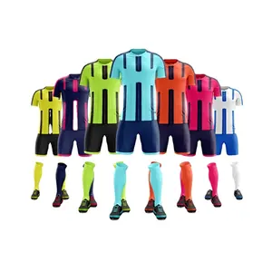定制成人儿童足球运动服升华足球球衣套装红色黑色白色蓝色黄色蓝色绿色足球套装