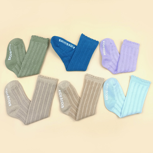 Calcetines de tubo para niños con logo personalizado, al por mayor, de algodón clásico, antideslizantes, para bebés y niños. - Product Image 2