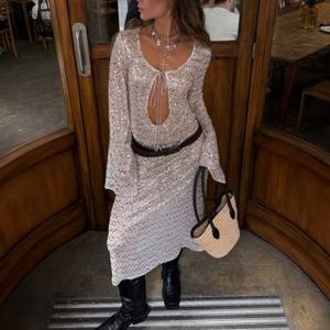 Nouvelle collection d'hiver Robes à paillettes personnalisées pour femmes Robes décontractées à col rond à manches longues Robes à paillettes élégantes Robes de printemps - Product Image 2