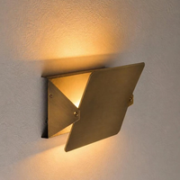 Applique Murale Géométrique en Laiton Antique Faite à la Main, Style Rétro Français de Luxe Mid-Century pour Projet Hôtelier et Villa