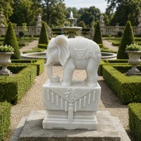 Sculpture d'éléphant en marbre européen sur mesure grandeur nature avec socle traditionnel porte-bonheur 'Fu' - Durable pour l'extérieur et l'usage en ferme