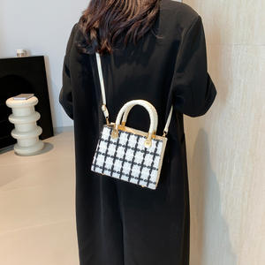 Nouveau sac à main en laine pour femme, tendance printemps-été, sac bandoulière polyvalent, petit sac à main - Product Image 4