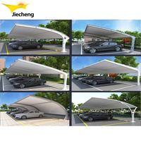Structure de tente en membrane tendue portable de conception moderne en acier imperméable pour l'extérieur, avec revêtement PVC PVDF, pour le stationnement des voitures