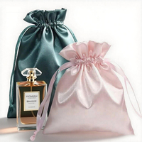 Sac cadeau pour dames en soie à cordon personnalisé en usine sac à poussière en satin pour chaussures sac à poussière à cordon en tissu