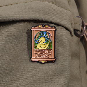 プリンセスカメレオンエナメルピンカスタムアヒルの子トカゲおとぎ話ブローチラペルバッグバッジファンのための映画ジュエリーギフト - Product Image 3