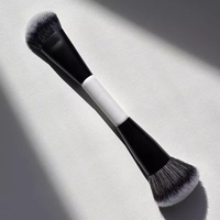 CHICHODO Kuas Makeup Dua Sisi, Kuas Bedak dan Detail 2 in 1, Gagang Putih Ferrule Hitam, Bulu Kuas Gradasi, Grosir