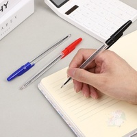 Fournitures de bureau bon marché Stylo à bille promotionnel en plastique coloré durable confortable 0,7 mm