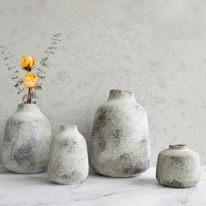 Novelty Minimalist Antique Style Home Decoration Vases Custom Tabletop Decorative Ceramic Flower Vases