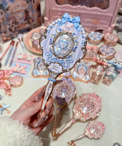 มีสินค้าในสต็อก ฮัว จือเซียน บัง นี กระจกแต่งหน้าแบบมือถือสำหรับสวนพร้อมไฟ รุ่นลิมิเต็ดอิดิชั่น สีม่วง สินค้าใหม่ - Product Image 2