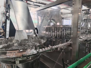 Ligne de production de machines de soufflage de bouteilles en PP à deux étapes fiables pour le chlorure de sodium, ligne de remplissage et de scellage d'eau pour perfusion - Product Image 5