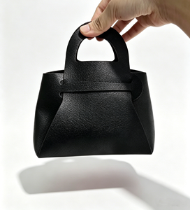 Hotsale Eco-friendly Foldable Handheld PU Gift Bag Trapezoid Shape Custom Logo For Wedding Party Favors - Product Image 4