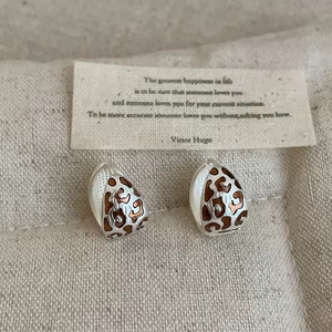 Boucles d'oreilles tendance en forme de goutte d'eau, plaquées or 18 carats PVD, en acier inoxydable, résistantes au ternissement - Product Image 5