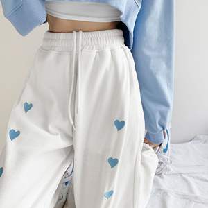 Pantalones informales de alta calidad con bordado de corazón para mujer, calzas plisadas de cintura alta con cordón de entrenamiento, para correr, con logotipo personalizado - Product Image 2