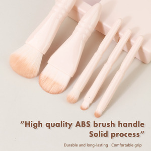 Low MOQ <b>Mini</b> Travel Makeup Brush <b>Kit</b> with Mirror Custom Logo Portable Brushes for Daily Makeup - Product Image 4