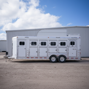Remolque para Ganado de Alta Calidad Premium 2024 con Pared Lateral Desmontable, 3 Ejes y Barrera para Ovejas, Caballos, Vacas y Cerdos - Product Image 1