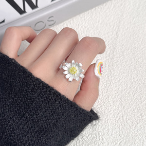 Bagues de mode pour femmes, bague épaisse en argent motif marguerite, centre en oxyde de zirconium jaune, pétales gravés, bagues statement, bijoux floraux, cadeau - Product Image 3