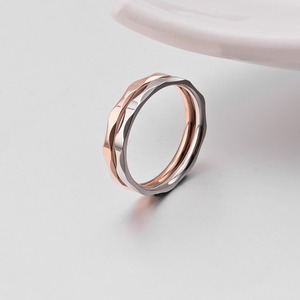 Anillo de acero de titanio para mujer, estilo minimalista con forma de diamante de 2 mm, un accesorio popular y de moda en Europa y América, perfecto para una - Product Image 4