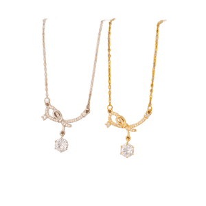 Collar de Mujer Moderno e Hipoalergénico con Colgante de Mariposa de Acero Inoxidable, Oro de 18K y Circonita - Product Image 1