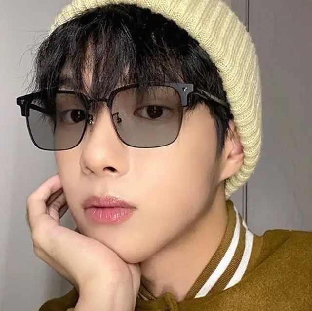 F627 Men High Appearance Level Handsome Retro Half Frame Sun Glasses Fashion Outdoor Photochromic and Anti Blue Glasses
