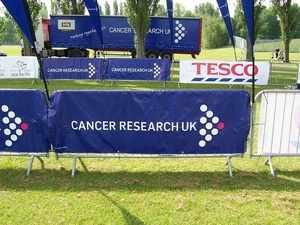 ผ้าโพลีเอสเตอร์เป็นมิตรกับสิ่งแวดล้อมผ้าโพลีเอสเตอร์ติดรั้วกั้นเพื่อควบคุมการเข้าถึงสำหรับกิจกรรม - Product Image 2