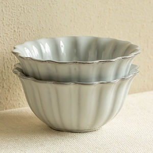 Un bol en céramique à salade en dentelle simple pour servir des nouilles à la maison ou au dîner - Product Image 2