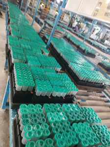 Paneles solares personalizados disponibles Batería solar de litio 12V 100Ah 200Ah Reemplazo de baterías de iones de litio de plomo-ácido - Product Image 3