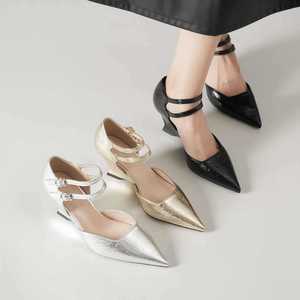 Sandales compensées à bout pointu en cuir verni avec boucle, rehaussantes, toutes saisons, pour femmes - Product Image 4