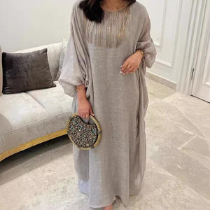 Kaftano Musulmano Tradizionale da Donna Lungo per l'Esportazione con Maniche a Pipistrello e Nappe, Stile Medio Orientale a Tinta Unita - Product Image 2