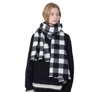 Bufanda Tejida Negra y Blanca con Diseño Retro a Cuadros, Gruesa y Cálida para Otoño e Invierno, Chales y Accesorios de Pashmina para Mujer - Product Image 1