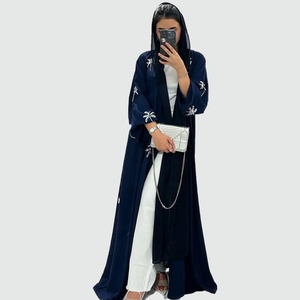 <span class=keywords><strong>Khaleeji</strong></span> Abaya ouverte classique pour femmes Regal Décoration de paume métallique Silhouette fluide Vêtements islamiques - Product Image 1