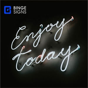 Letrero <span class=keywords><strong>de</strong></span> Neón LED Blanco Moderno Personalizado <span class=keywords><strong>de</strong></span> Binge Advertising Company, con la Frase 'Disfruta Hoy', en Tubo <span class=keywords><strong>de</strong></span> Plástico, para Fiestas - Product Image 1