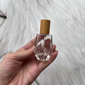 10Ml Heldere Glazen Flessen Met Bamboe Deksels Etherische Olie Of Parfumrol Op Speciale Vorm Rol Op Afdichting Type 15Ml Capaciteit
