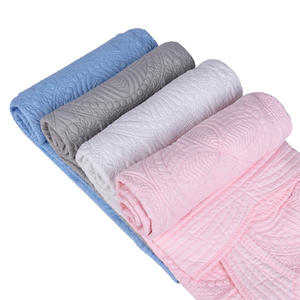 Vente chaude monogramme festonné matelassé bébé berceau couverture personnalisée 100% coton héritage bébé couette bébé couverture - Product Image 3