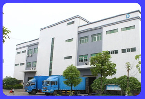 Edificio de Almacenamiento en Contenedores Industriales, Diseño Rectangular para Uso en Exteriores - Product Image 1